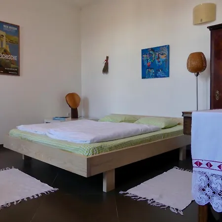 Pomalo - In Apartment *